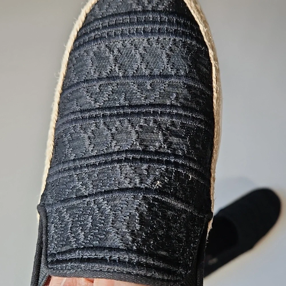 Bobs Skechers SZ9 Espadrille Black Embroidered Fabric Memory Foam Comfort Casual
